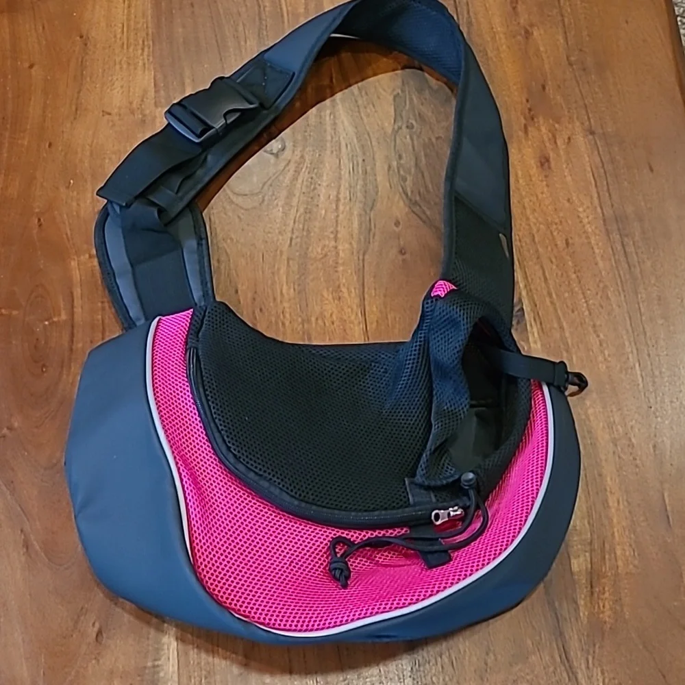 Yudodo Dog sling carrier Like New Hot pink and black